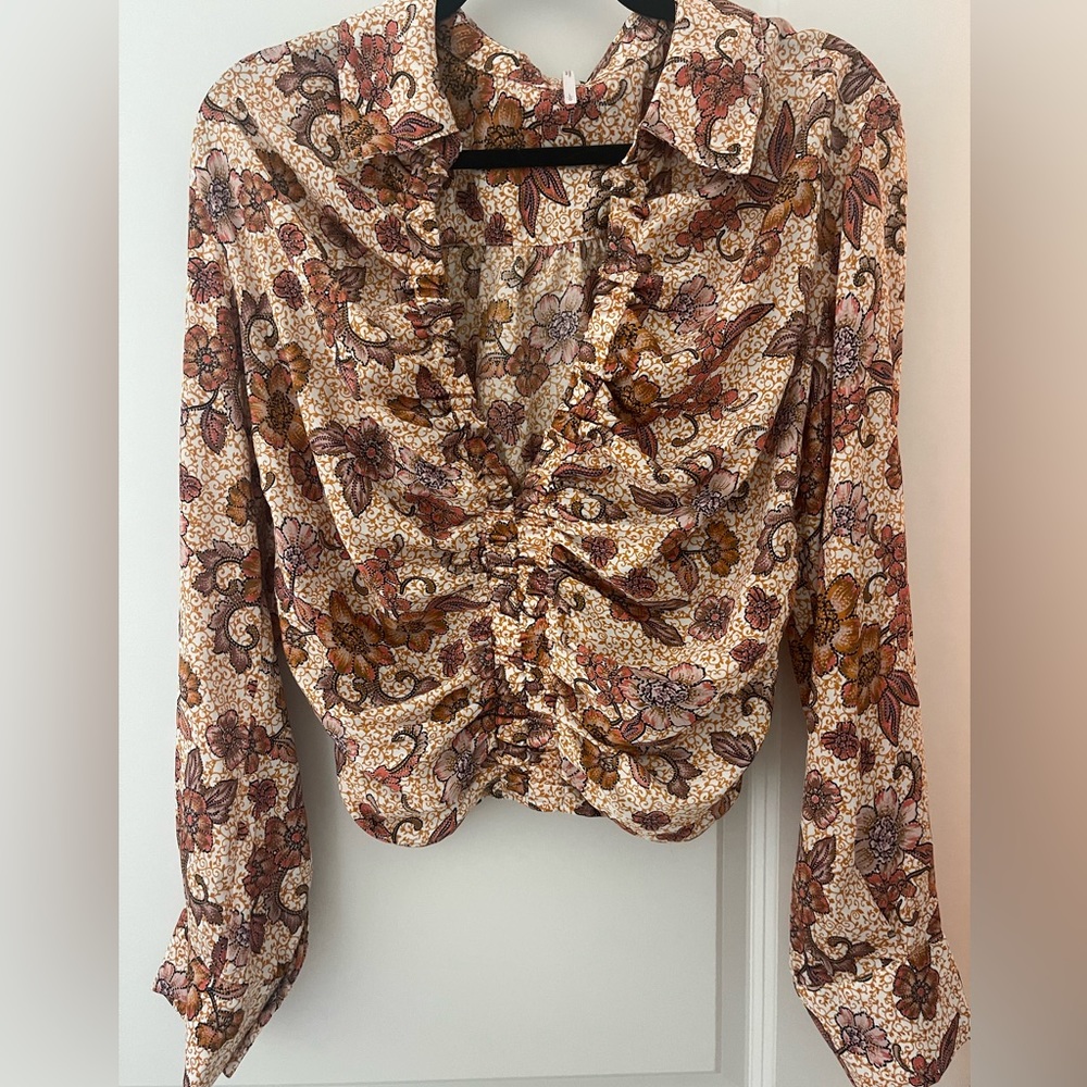Free people cropped blouse “I got you” style